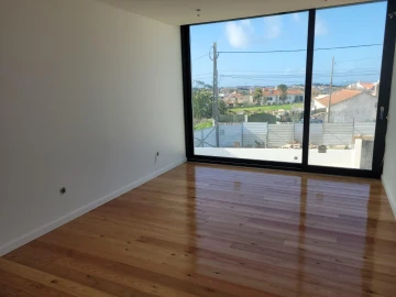 Moradia T4 para Venda em São João das Lampas e Terrugem