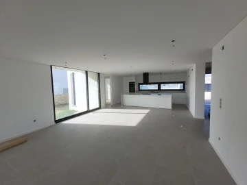 Moradia T4 para Venda em São João das Lampas e Terrugem