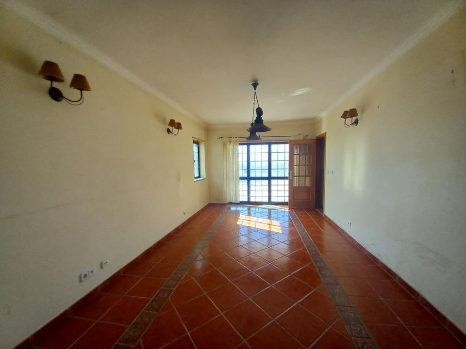 Moradia T5 para Venda em Santo Isidoro Foto 6