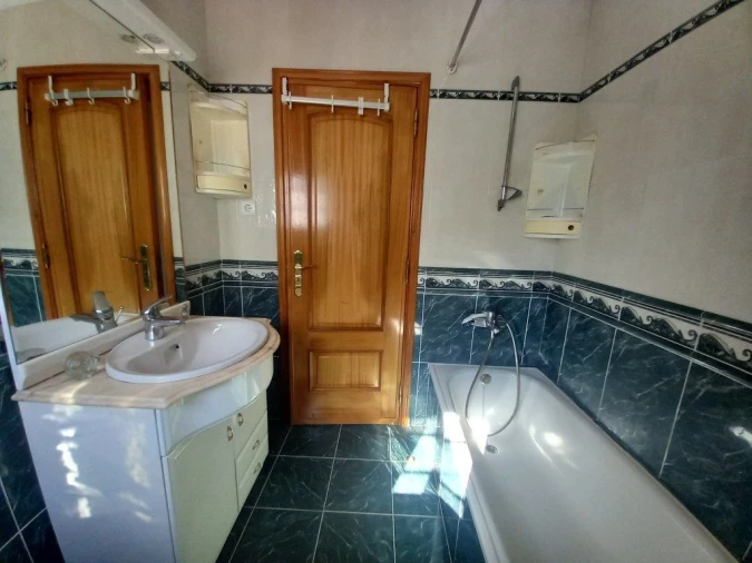 Moradia T5 para Venda em Santo Isidoro Foto 17