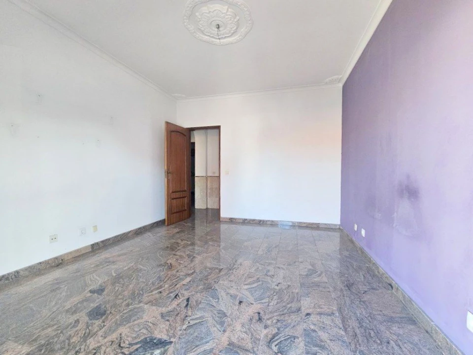 Apartamento T4 para Venda em Gaio-Rosário e Sarilhos Pequenos Foto 5