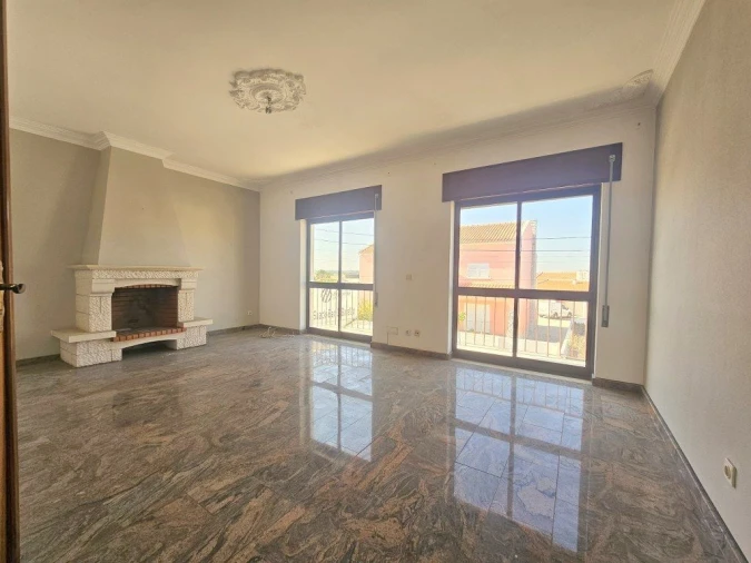 Apartamento T4 para Venda em Gaio-Rosário e Sarilhos Pequenos