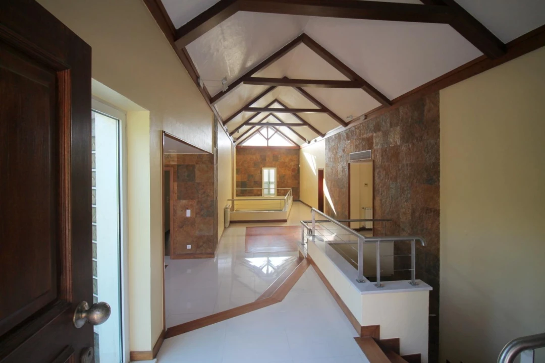 Moradia T6 para Venda em Queluz e Belas Foto 16