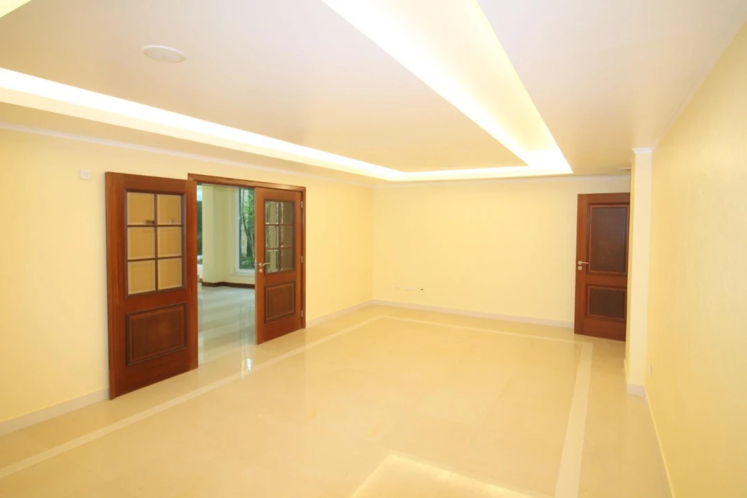 Moradia T6 para Venda em Queluz e Belas Foto 39