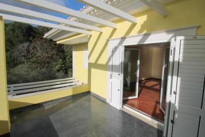 Moradia T6 para Venda em Queluz e Belas