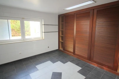 Moradia T6 para Venda em Queluz e Belas