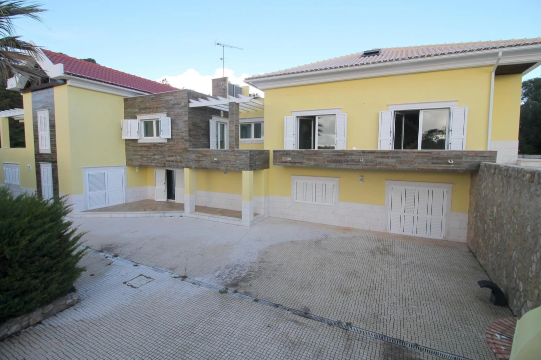Moradia T6 para Venda em Queluz e Belas Foto 4