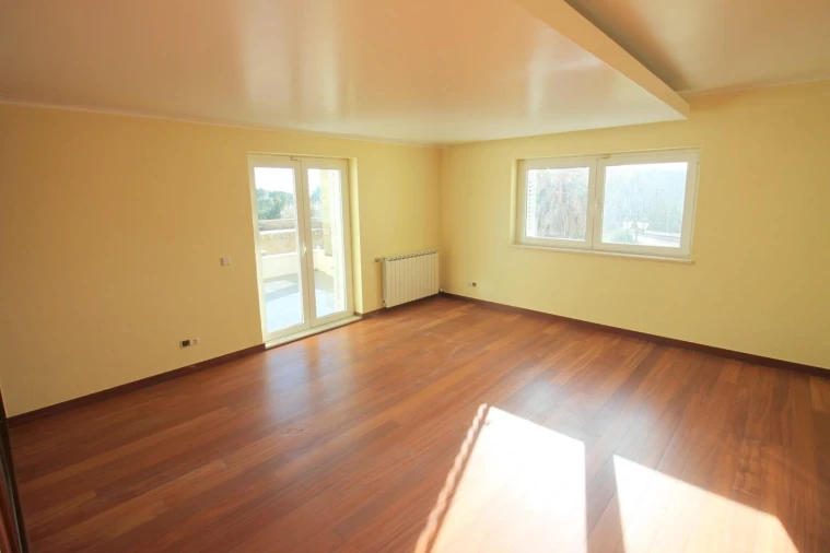 Moradia T6 para Venda em Queluz e Belas Foto 25