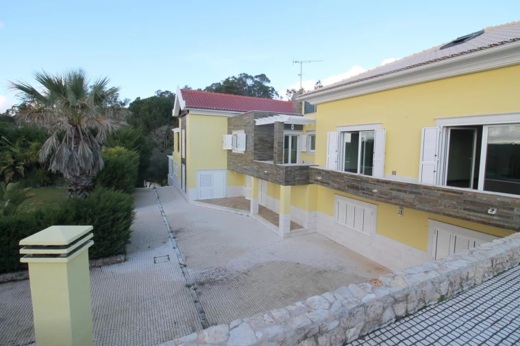 Moradia T6 para Venda em Queluz e Belas Foto 4