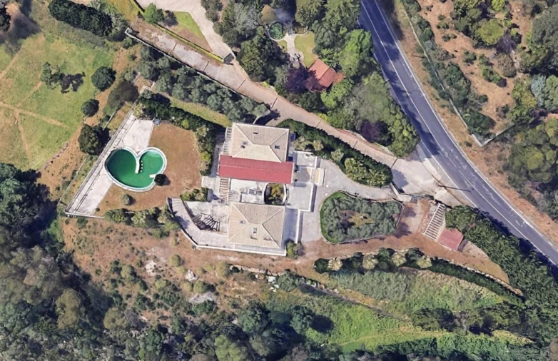 Moradia T6 para Venda em Queluz e Belas Foto 6