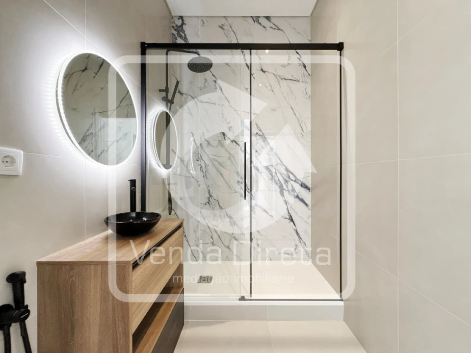 Apartamento T3 para Venda em Areeiro Foto 31