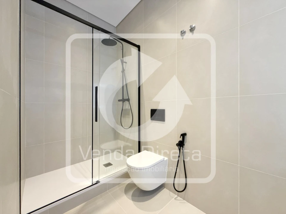 Apartamento T3 para Venda em Areeiro Foto 37