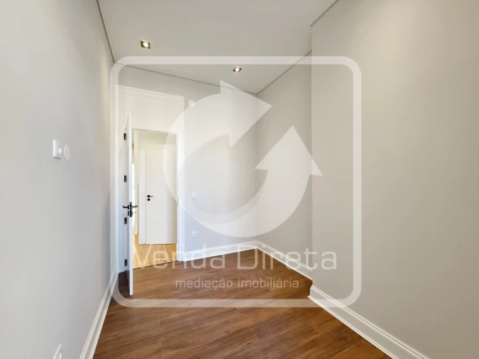 Apartamento T3 para Venda em Areeiro Foto 23