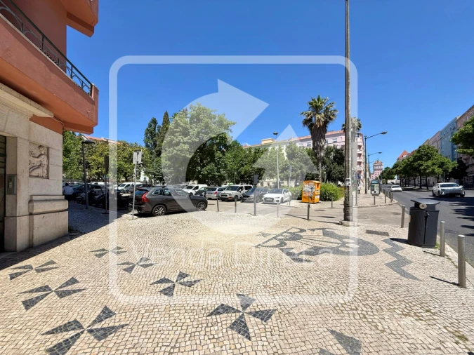 Apartamento T3 para Venda em Areeiro Foto 39