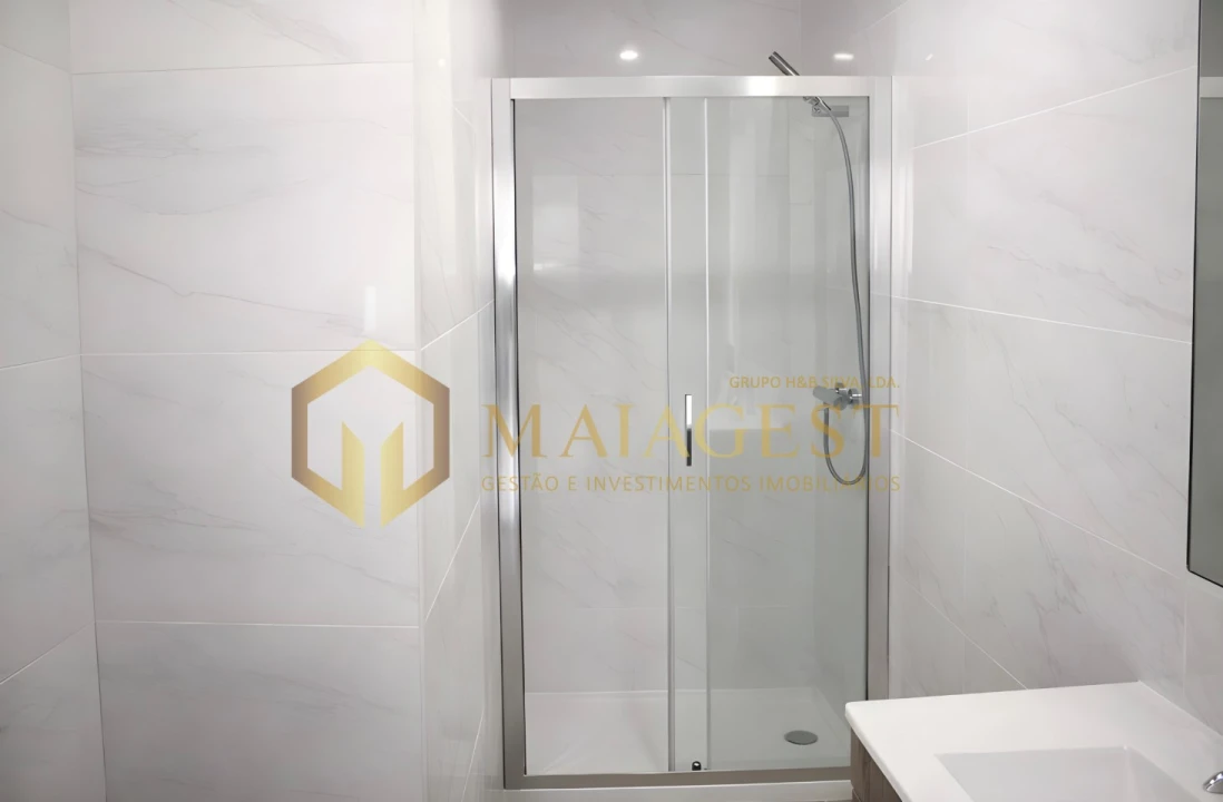 Apartamento T1 para Arrendamento em Mafamude e Vilar do Paraíso Foto 11