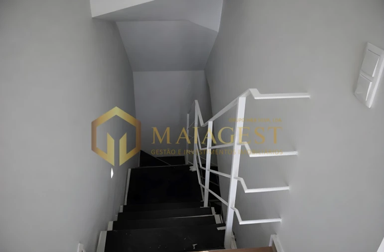 Apartamento T1 para Arrendamento em Mafamude e Vilar do Paraíso Foto 5