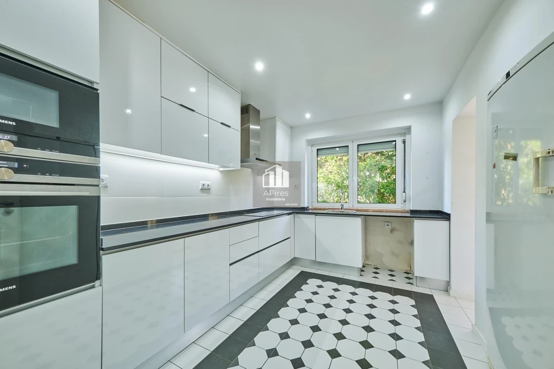 Moradia T5 para Venda em Costa da Caparica Foto 23