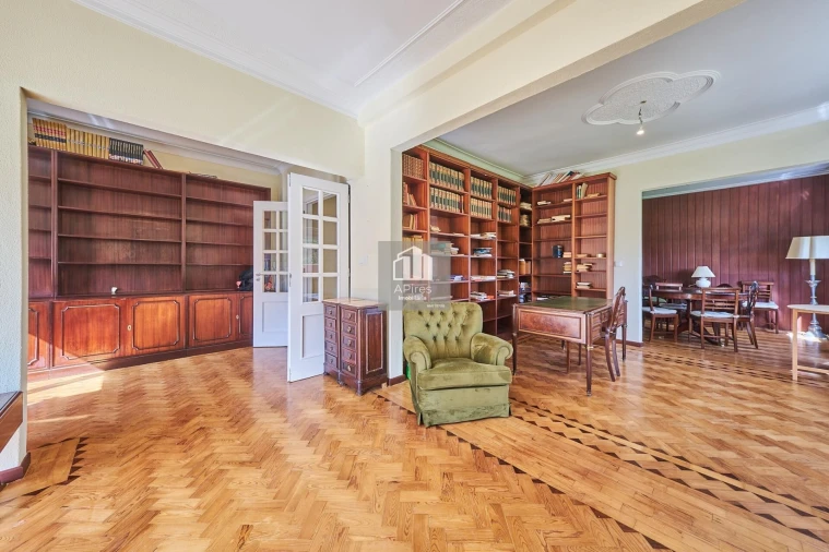 Moradia T5 para Venda em Costa da Caparica Foto 8