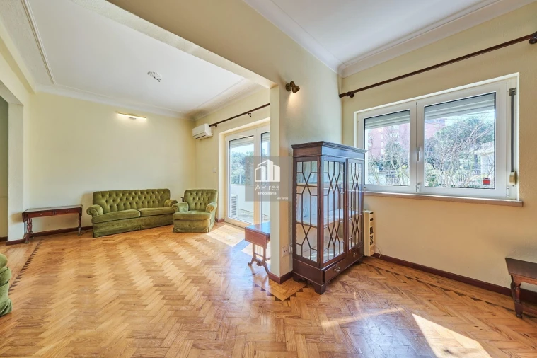 Moradia T5 para Venda em Costa da Caparica Foto 11