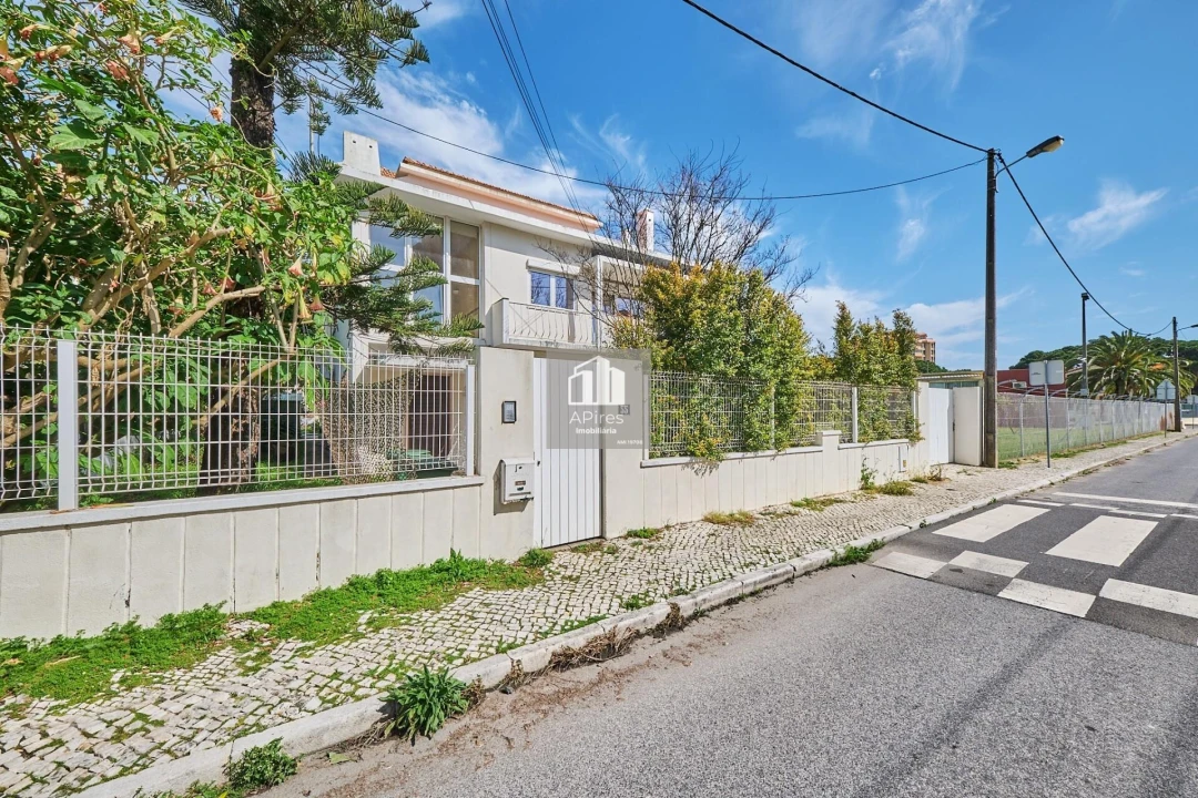 Moradia T5 para Venda em Costa da Caparica Foto 2