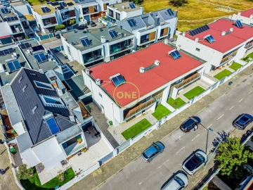 Moradia T4 para Venda em Fernao Ferro