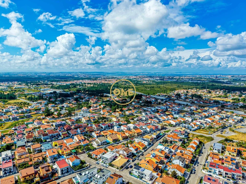 Moradia T4 para Venda em Fernao Ferro Foto 9