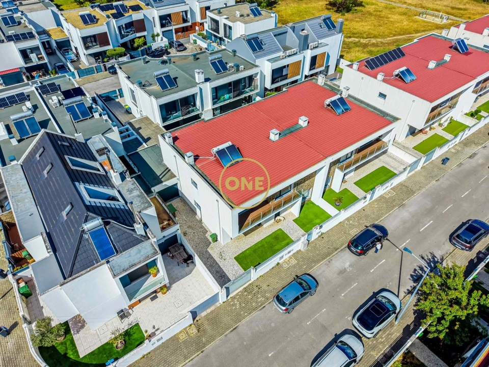 Moradia T4 para Venda em Fernao Ferro Foto 2