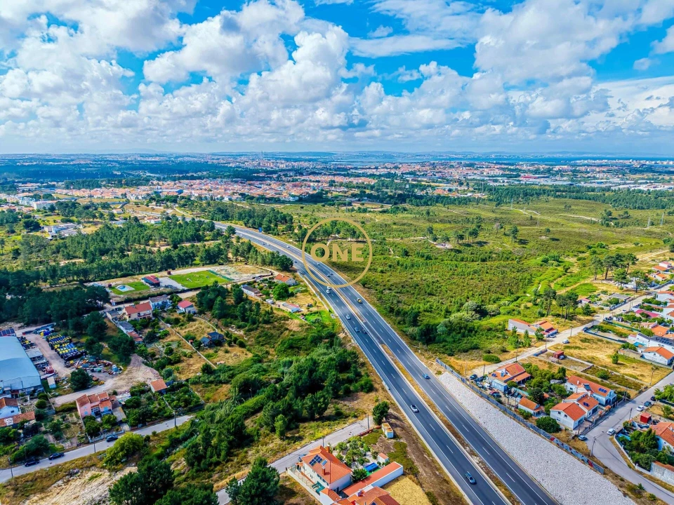 Moradia T4 para Venda em Fernao Ferro Foto 11