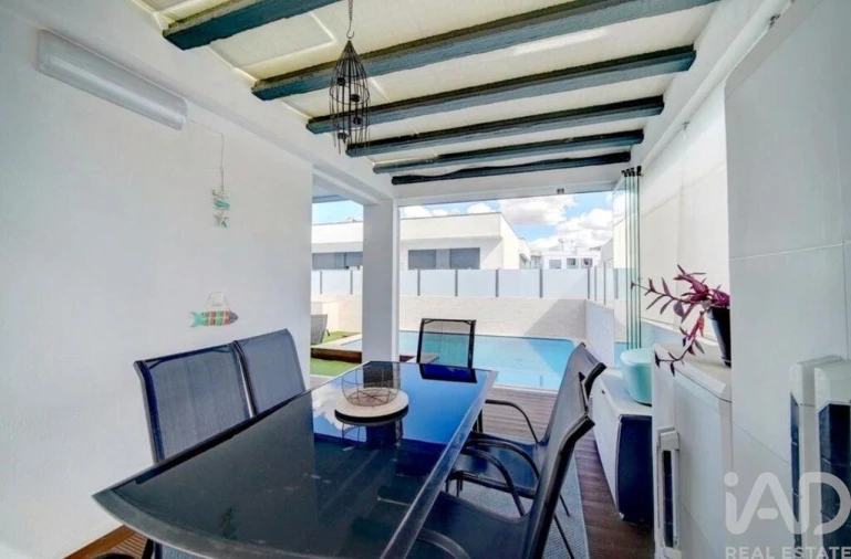 Moradia T3 para Venda em Amora Foto 3