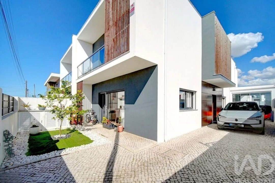 Moradia T3 para Venda em Amora Foto 18