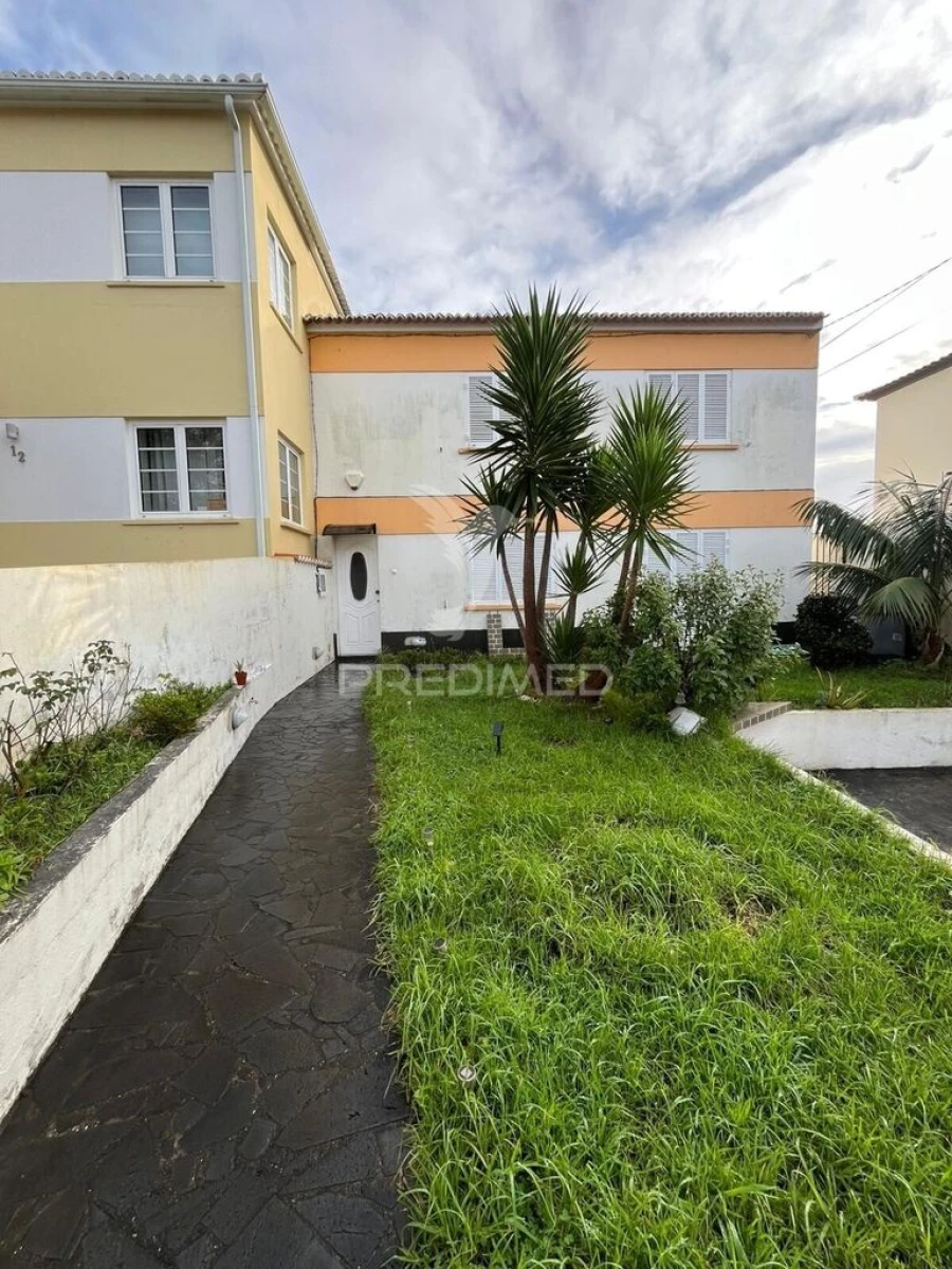 Moradia T4 para Venda em Angra (São Pedro) Foto 2