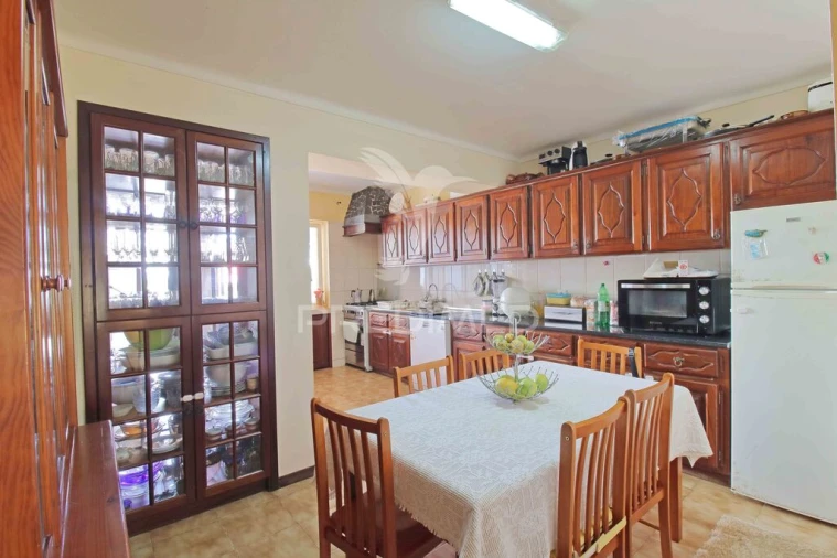 Moradia T4 para Venda em Angra (São Pedro) Foto 9