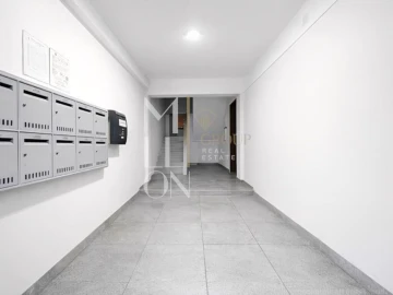 Apartamento T2 para Venda em Benfica