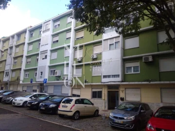 Apartamento T2 para Venda em Benfica