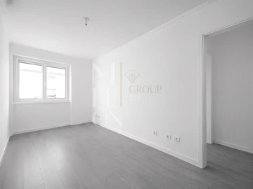 Apartamento T2 para Venda em Benfica