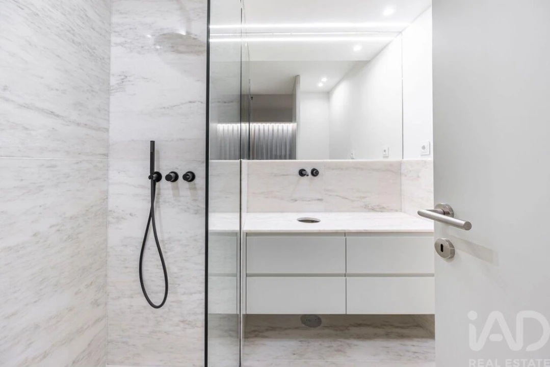 Apartamento T2 para Venda em Cedofeita, Santo Ildefonso, Sé, Miragaia, São Nicolau e Vitória Foto 19