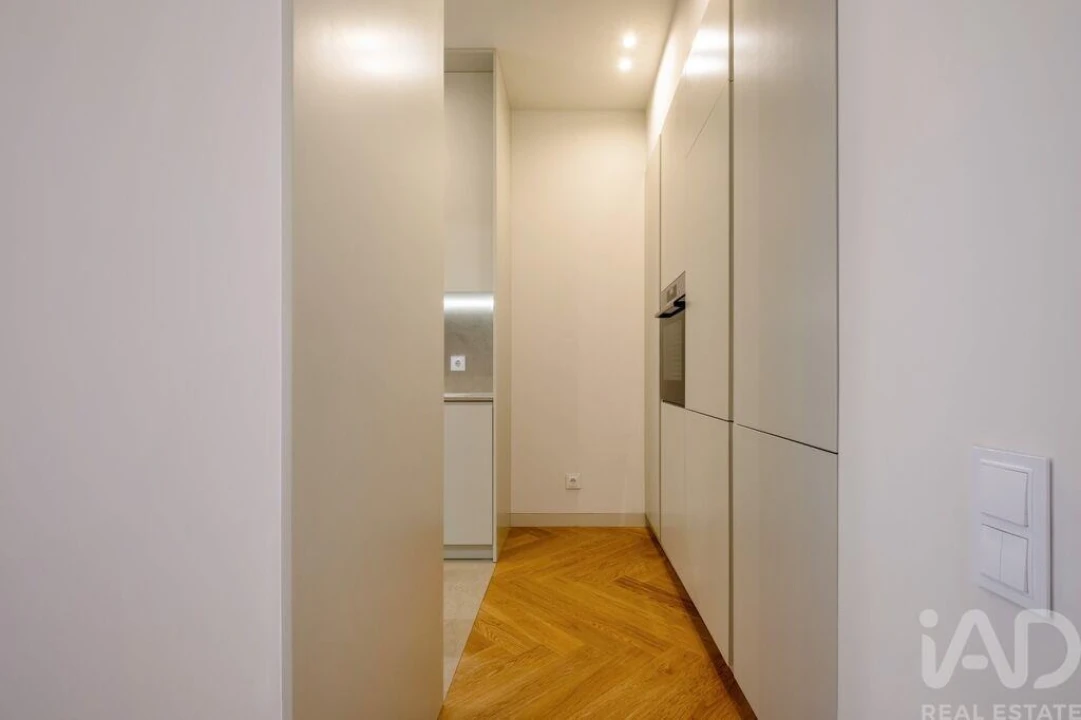 Apartamento T2 para Venda em Cedofeita, Santo Ildefonso, Sé, Miragaia, São Nicolau e Vitória Foto 3