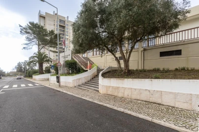 Negócio para Venda em Oeiras e São Julião da Barra, Paço de Arcos e Caxias