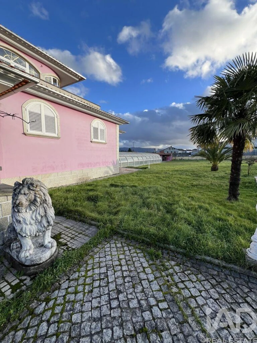 Moradia T6 para Venda em Bustelo Foto 4