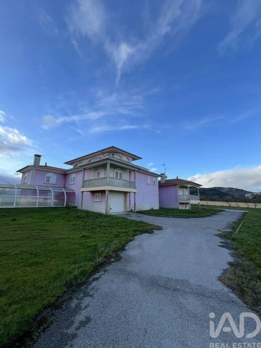 Moradia T6 para Venda em Bustelo Foto 9