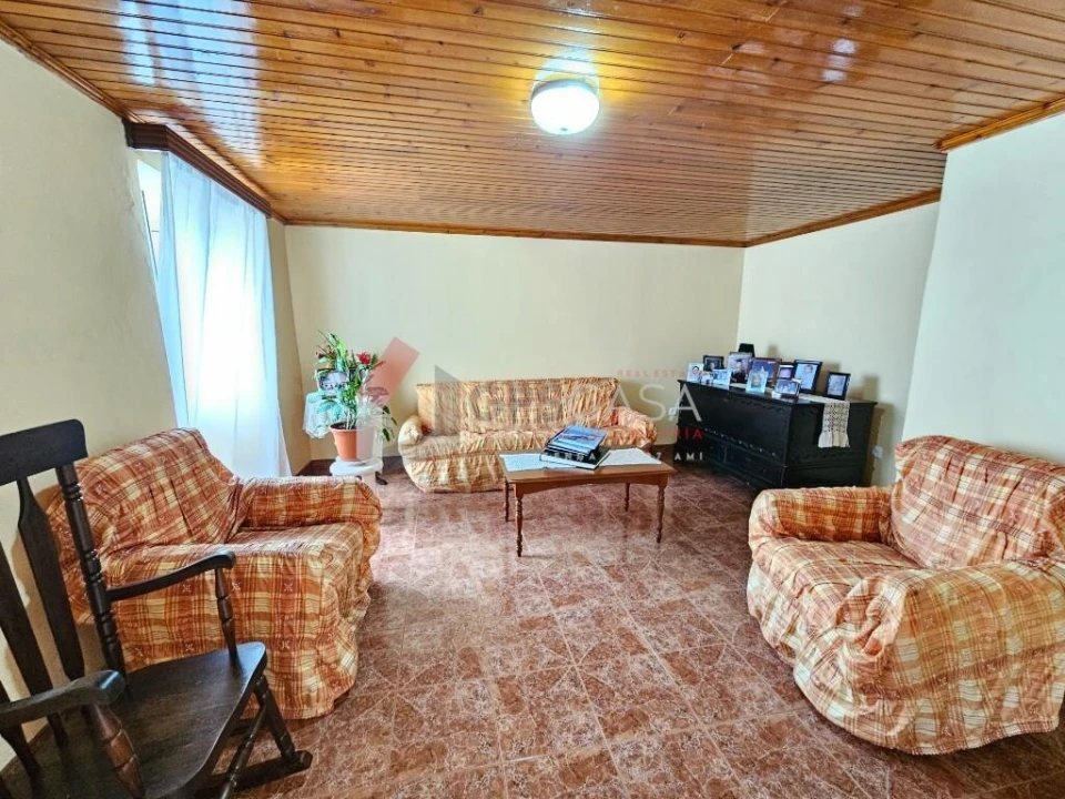 Moradia T4 para Venda em Porto Judeu Foto 5