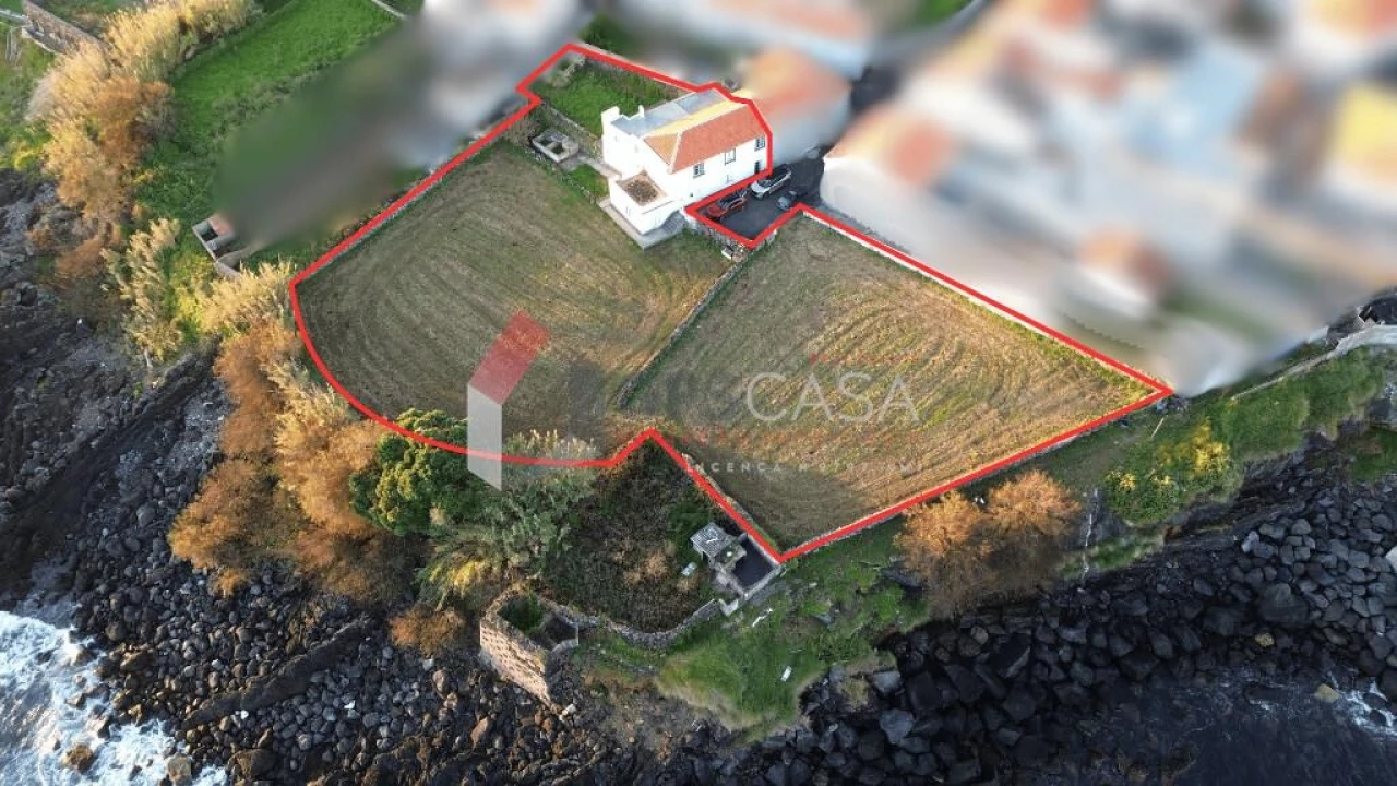 Moradia T4 para Venda em Porto Judeu Foto 1