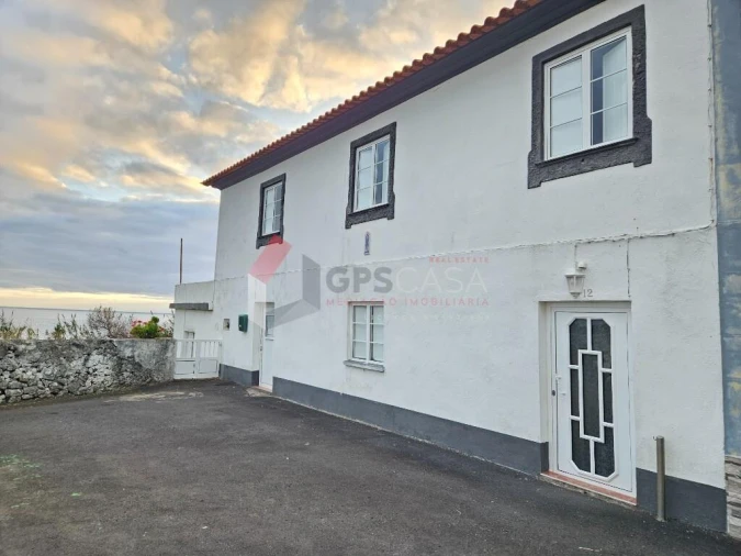 Moradia T4 para Venda em Porto Judeu Foto 2