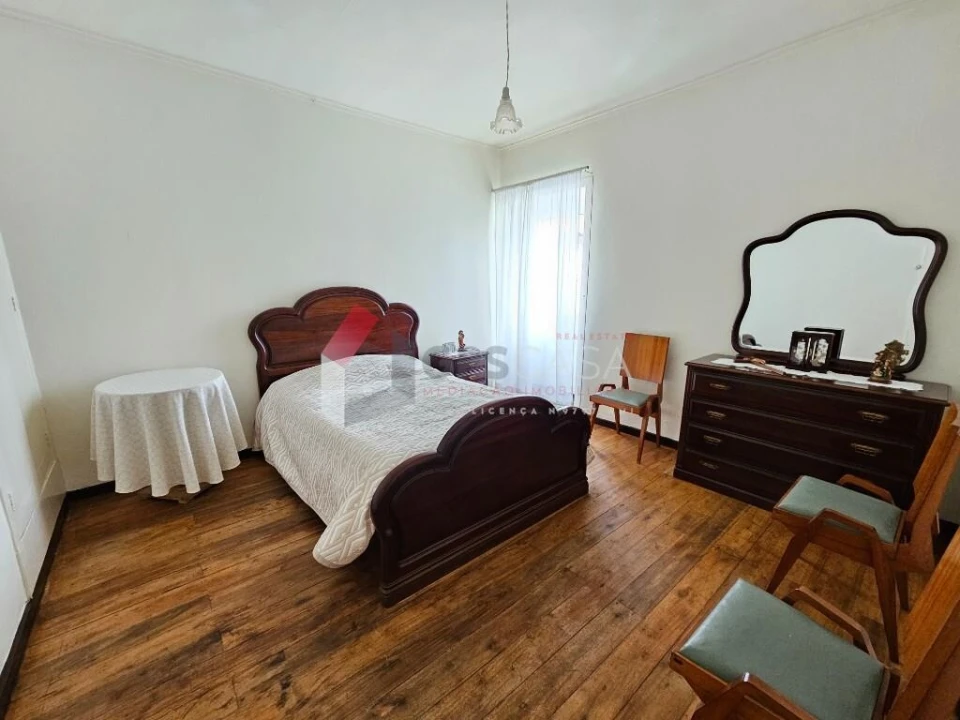 Moradia T4 para Venda em Porto Judeu Foto 11