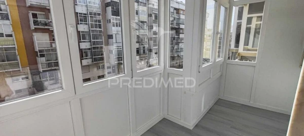 Apartamento T2 para Venda em Oeiras e São Julião da Barra, Paço de Arcos e Caxias