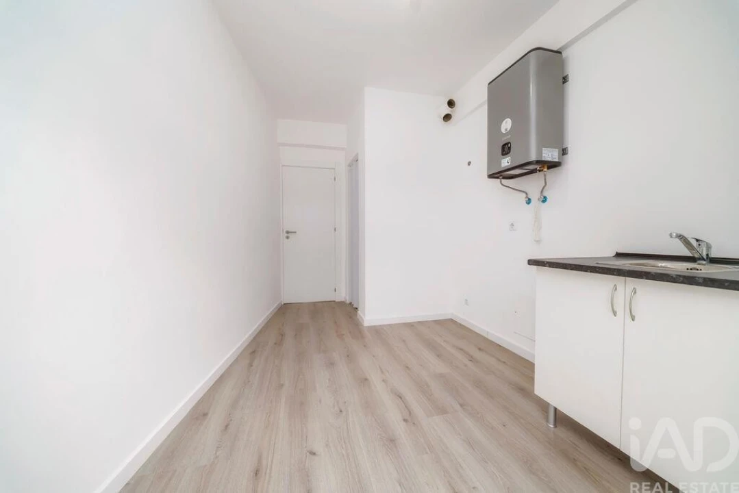 Apartamento T2 para Venda em Quarteira Foto 10