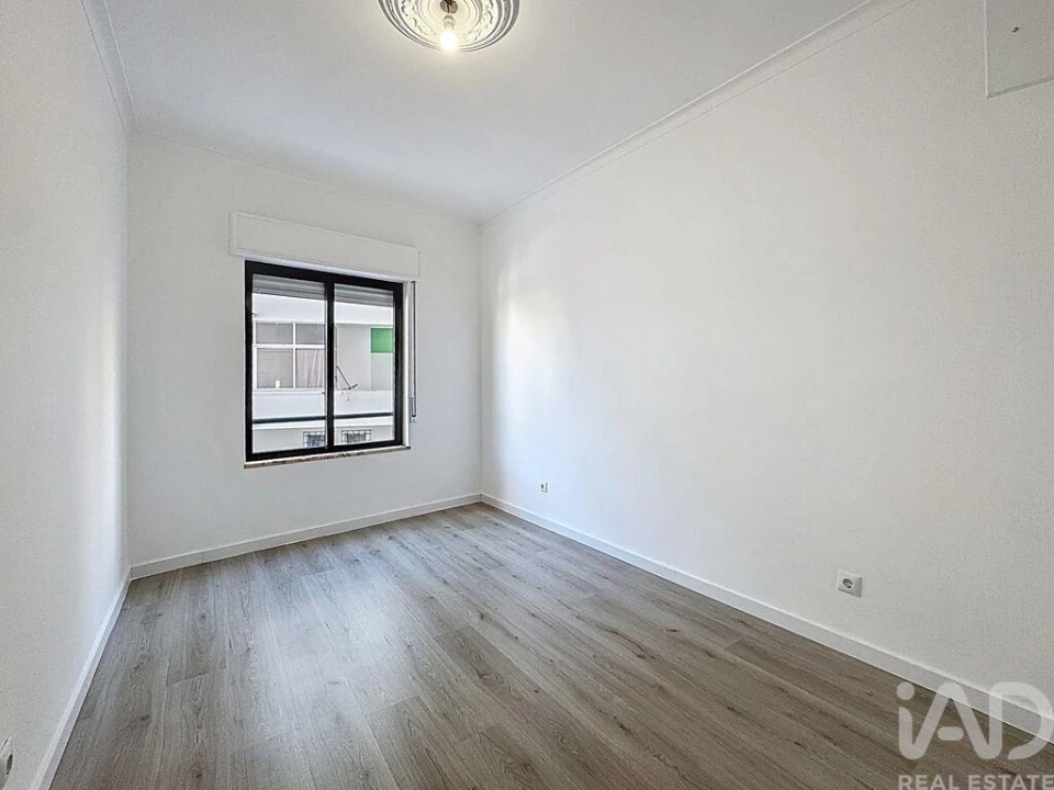 Apartamento T2 para Venda em Quarteira Foto 4