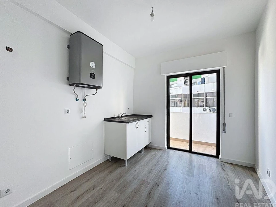 Apartamento T2 para Venda em Quarteira Foto 6