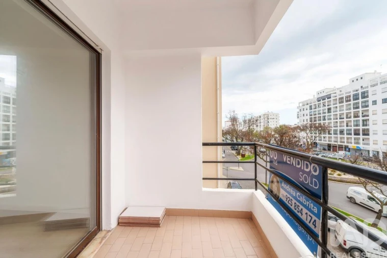 Apartamento T2 para Venda em Quarteira Foto 5