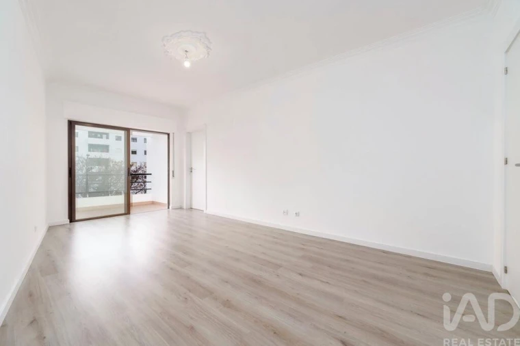 Apartamento T2 para Venda em Quarteira Foto 2